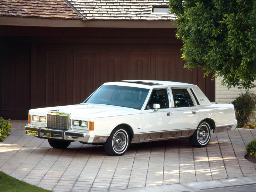  Lincoln Town Car Cartier Designer Series 1985 года  (фото 4 из 4)
